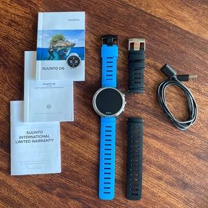 Suunto D5 Dive Computer + Additional Wrist Strap (Blue)